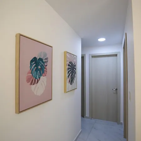 Edificio Portofino 701 Apartment *